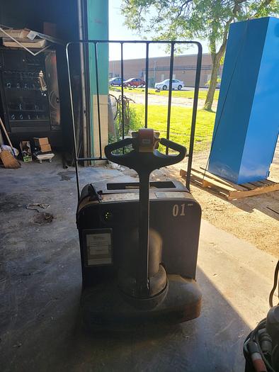 Used Yale 24V Electric Pallet Truck MPB040-EN24T2748 4000# Capacity 48” Forks