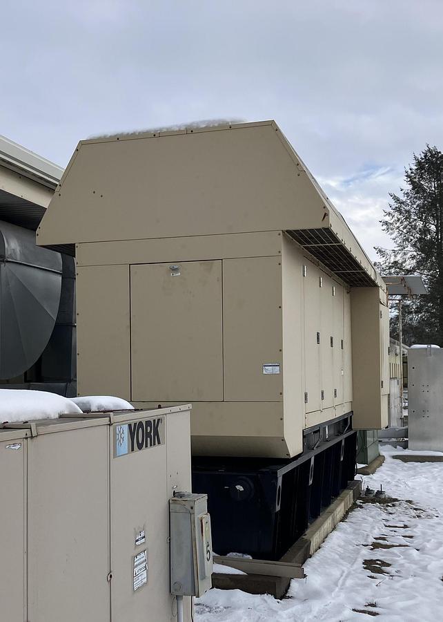 Used 750 KW Generac Gemini Series MD750 Diesel Standby Generator Set - 12.0L Diesel & Fuel Tank - 53 Hours