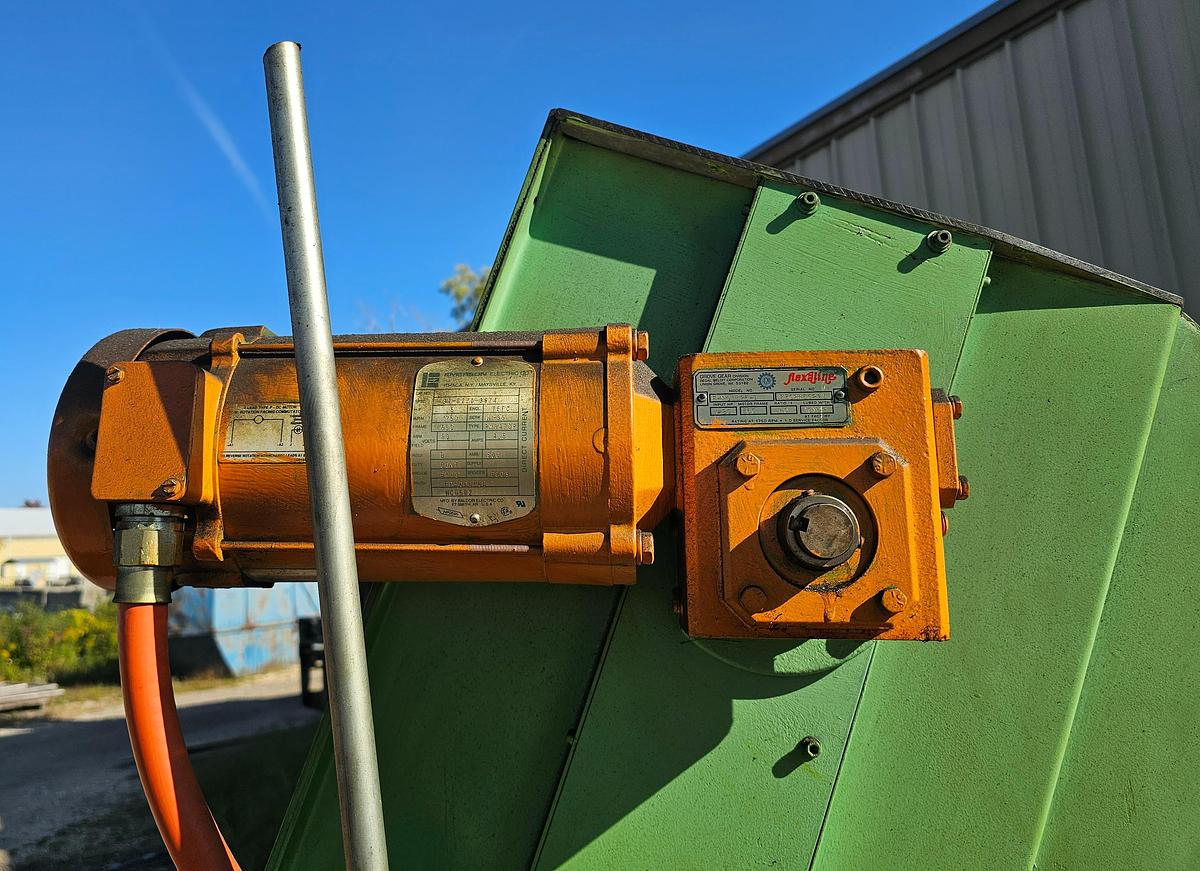 Used 12" Belt Hendricks Engineering Incline Feeder Conveyor 90" Height x 61" H Discharge Hopper 