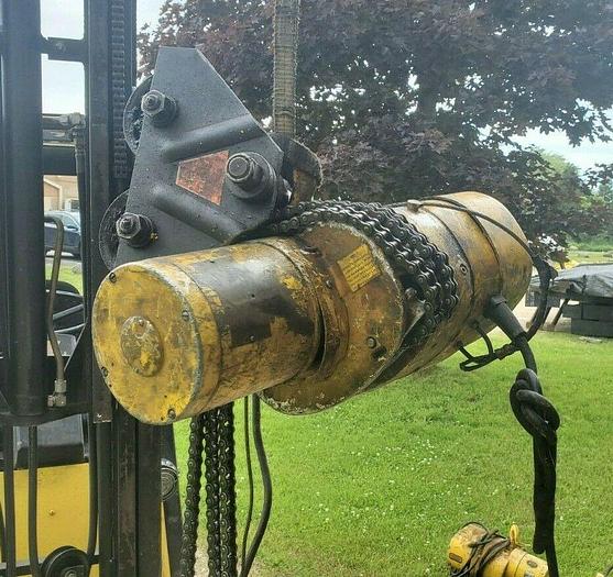 Used 1/2 Ton Budgit Roller Chain Hoist w/Pendant & Trolley, 230/460V/3/60 17 F.P.M