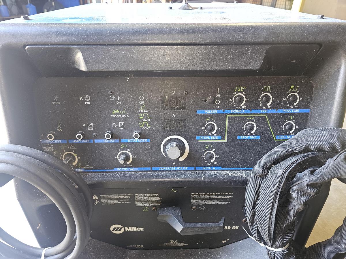 Used Miller Syncrowave 250DX Tig Welder 250 Amp w/Gun & Foot Pedal