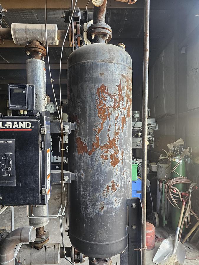 Used "2010"  940 CFM Ingersoll Rand Heated Desiccant Compressed Air Dryer #CHD-940-K