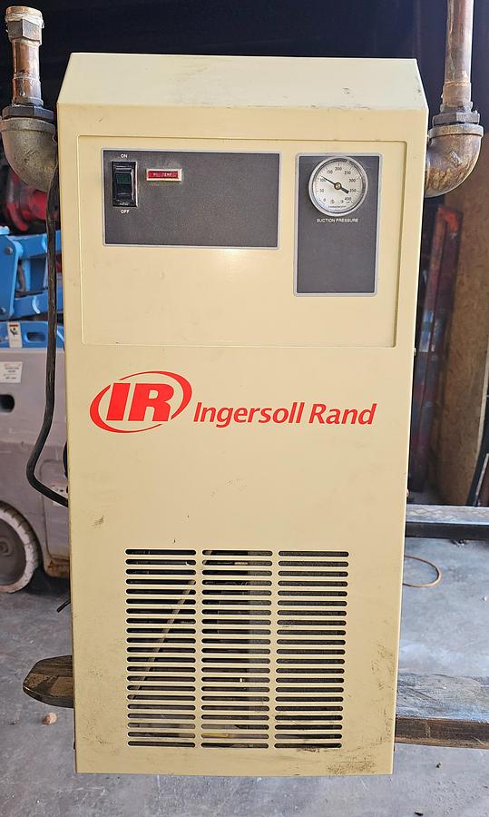 Used 20 Hp Ingersoll Rand SSR UP6-20-125 Rotary Screw Air Compressor w/Dryer & Tank 
