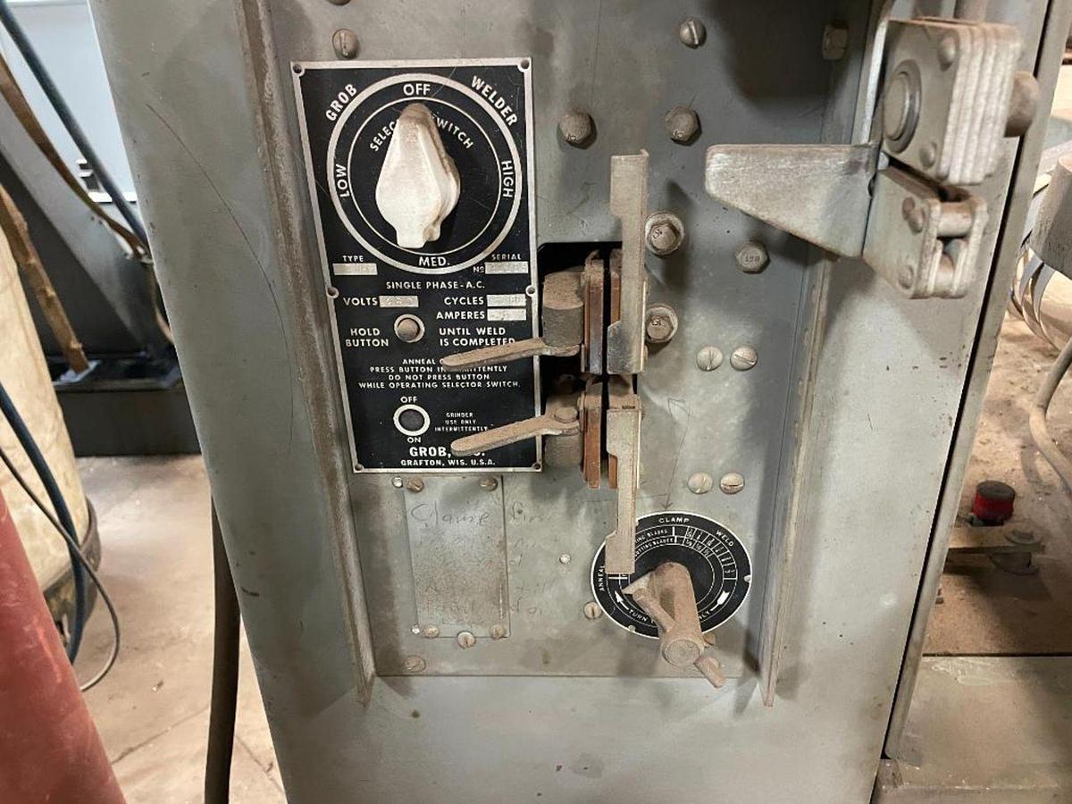 Used 18" Grob 4V-18 Vertical Bandsaw w/RW-B Welder & Air-Hydraulic Feeder Table