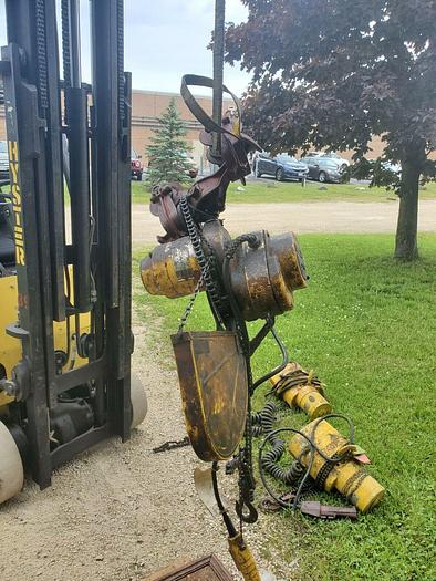 Used 1/2 Ton Budgit Roller Chain Hoist 309000-43 w/Pendant, 230/460V/3/60 17 F.P.M