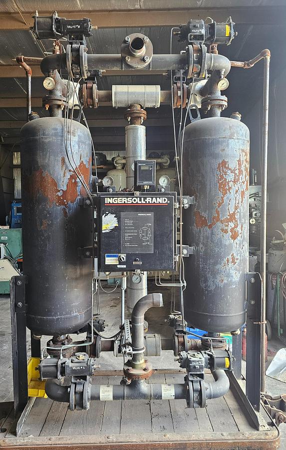 Used "2010"  940 CFM Ingersoll Rand Heated Desiccant Compressed Air Dryer #CHD-940-K