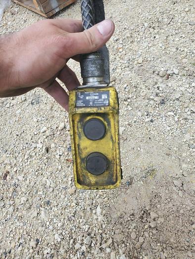 Used 1/2 Ton Budgit Roller Chain Hoist w/Pendant & Trolley, 230/460V/3/60 17 F.P.M