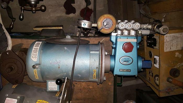 Used 5 HP CAT MODEL 350 HIGH PRESSURE PUMP ,5 HP ELECTRIC MOTOR 208-230/460V/3/60