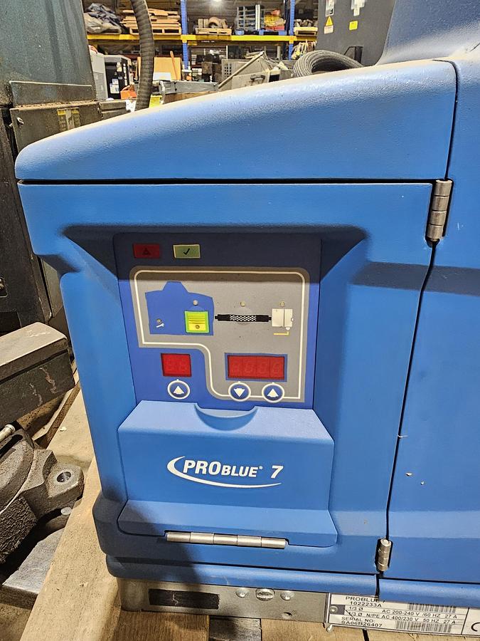 Used Nordson ProBlue 7 Adhesive Melter | 7kg Tank | 200-240V | Part 1022233A