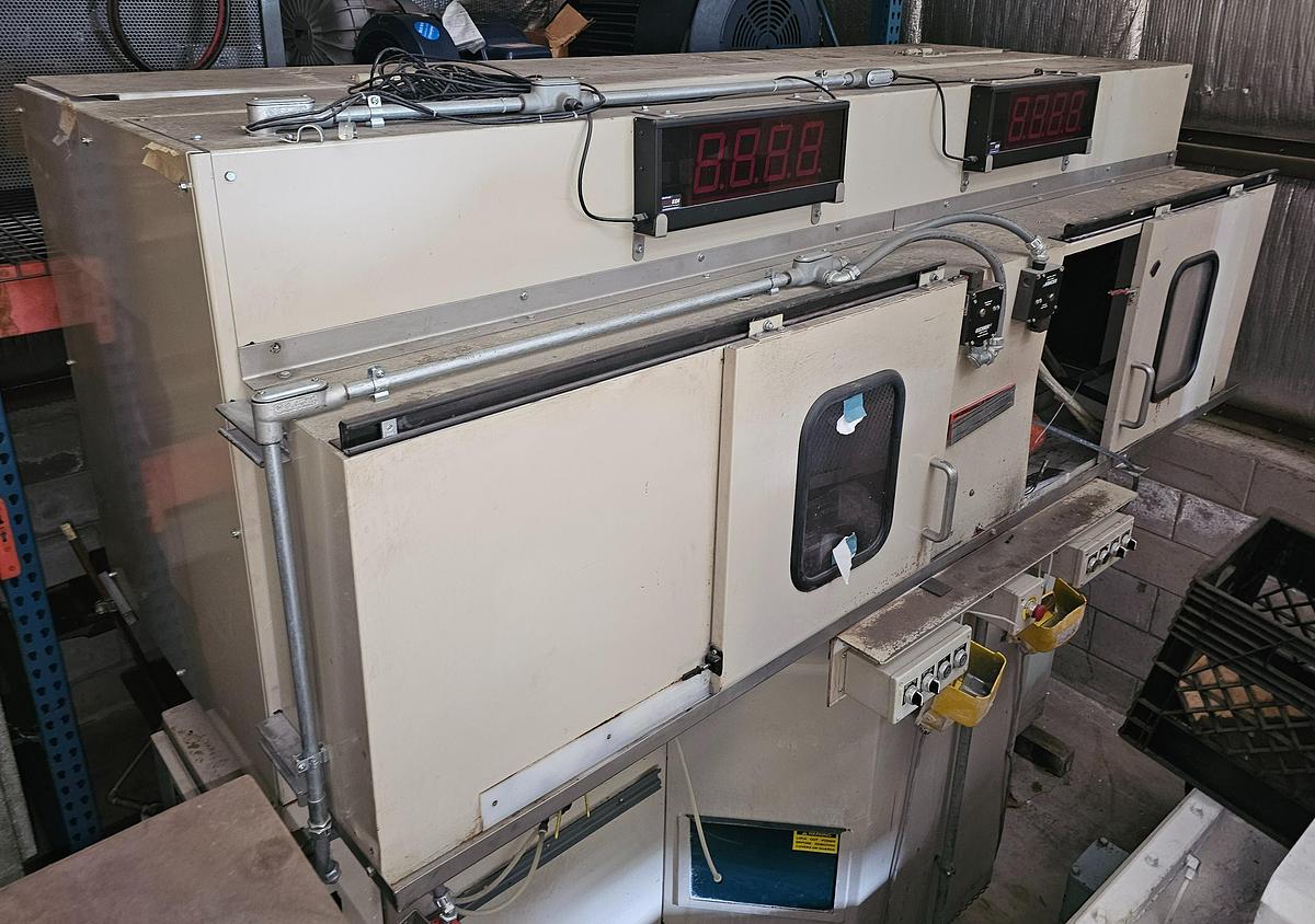 Used 48" Programmable Almco 2SF-48DRA Vibratory Deburring Tub 2x Spindles & Enclosure