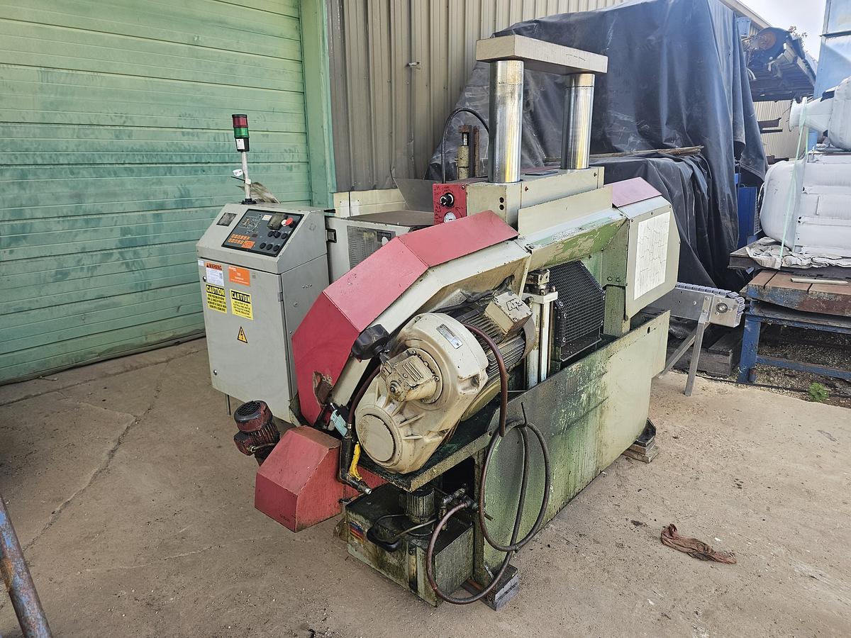 Used 11.8" x 11.8" Behringer HBP303A Automatic Twin Column Horizontal Bandsaw