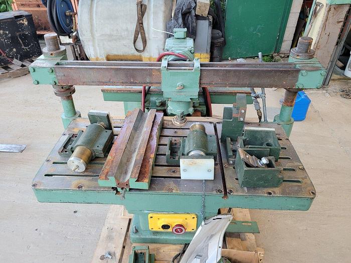 Used B.M. Root Co. D170 Horizontal Wood Router Milling Machine & Tooling