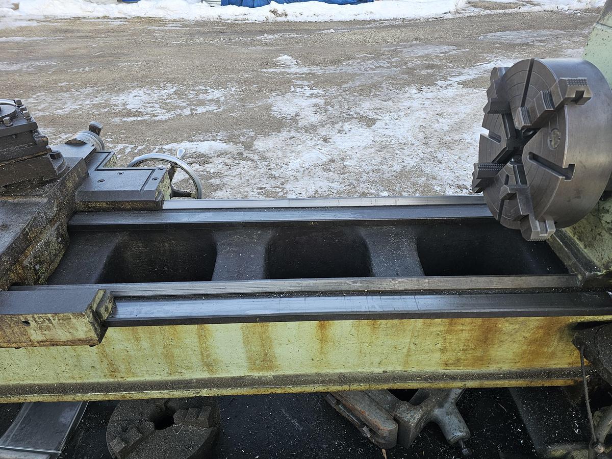 Used Cincinnati Hydrashift 22 Engine Lathe 23.5" Swing x 72" Centers