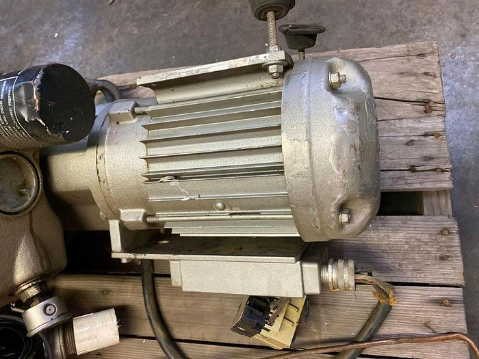 Used Busch 28 Cfm Positive Displacement Vacuum Pump 040-138