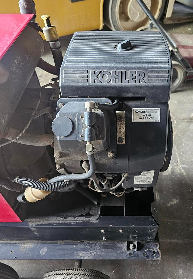 Used Lincoln Ranger 3 Phase Gas Welder 11,500 Watts Peak Power on Cart - 481 Hours