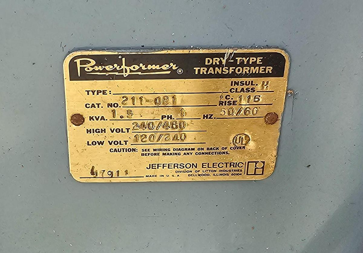 Used 2-Axis Bridgeport CNC Knee Mill Series I SWI Trak A.G.E. 2 Control Power Drawbar
