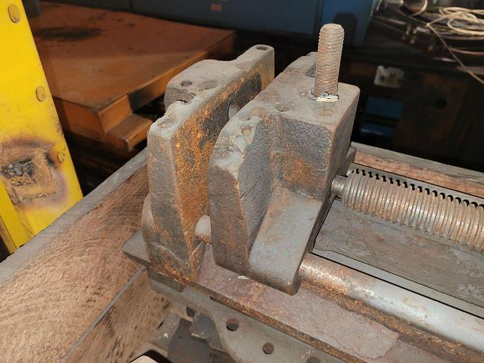 Used 8'' Vintage Machinists Milling/Drilling Vise with Screw Type Handle