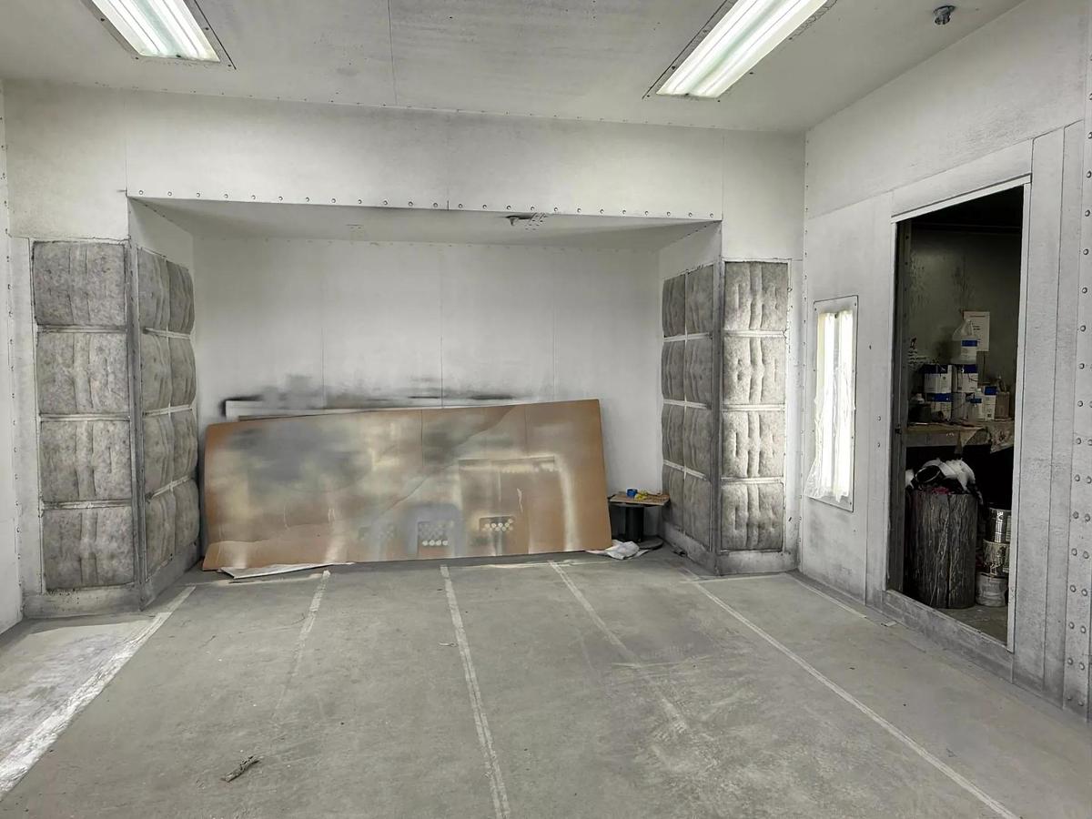 Used GFS CDG-1610PSB-30-S-CU-S Crossdraft Spray Booth 16' x 10' x 30' w/Mix Room & Air Makeup Unit