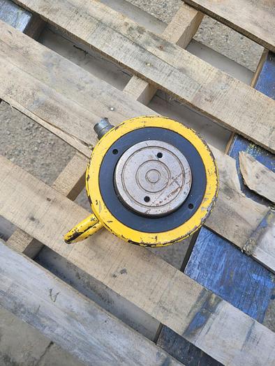 Used Enerpac RCS-1002 100 Ton Single Acting 2.25” Stroke 10,000 PSI Spring Return