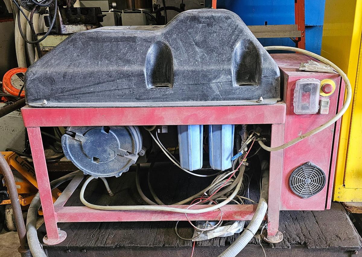 Used 2010 Omax Maxiem 2030 CNC Waterjet Cutting System & Abrasive Blast Hopper