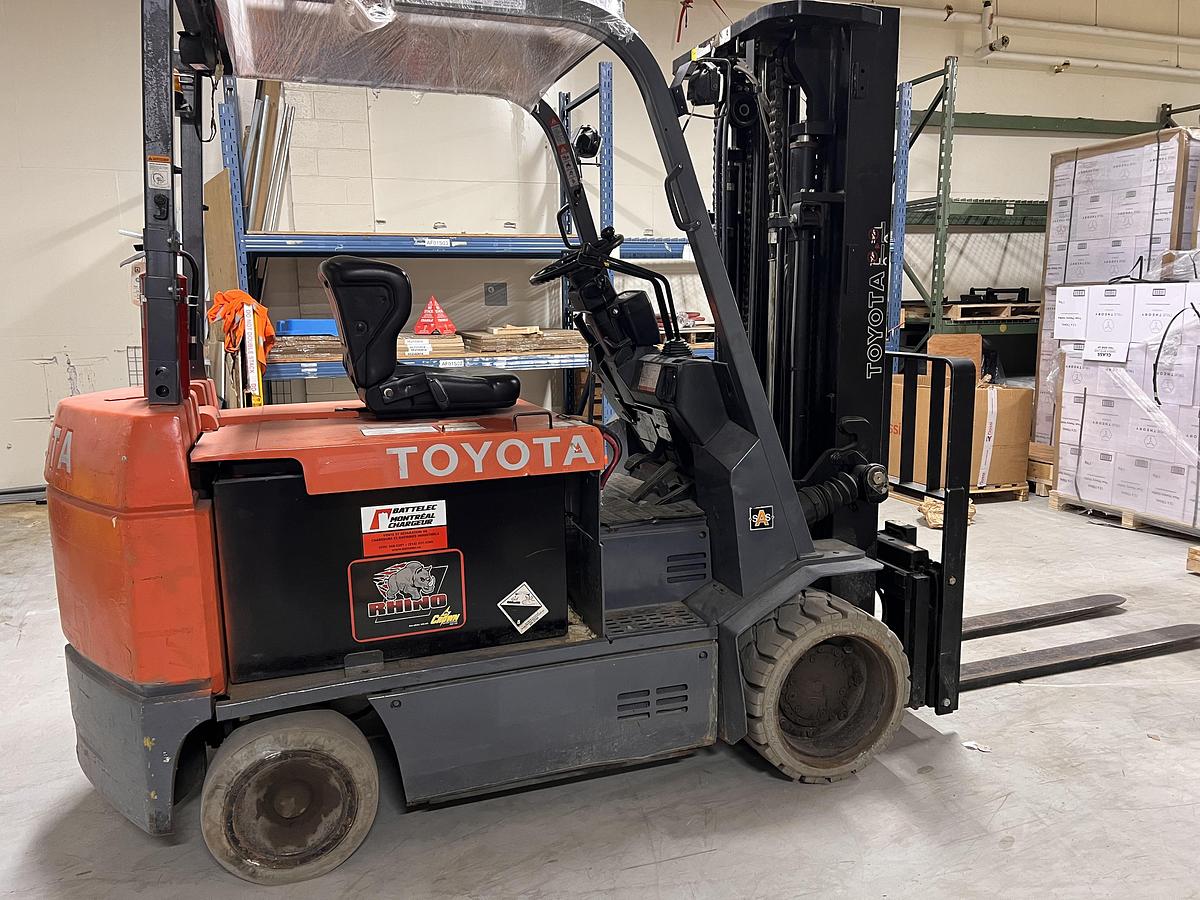Used 2007 Toyota 7FBCU45 3 Stage Electric Forklift 36 Volt 187" Lift & Energic Plus Charger