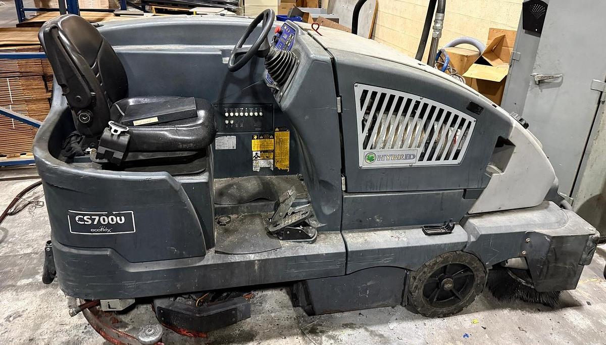 Used 2012 Advance CS7000 48LP Propane Sweeper Scrubber 48" Path High Dump