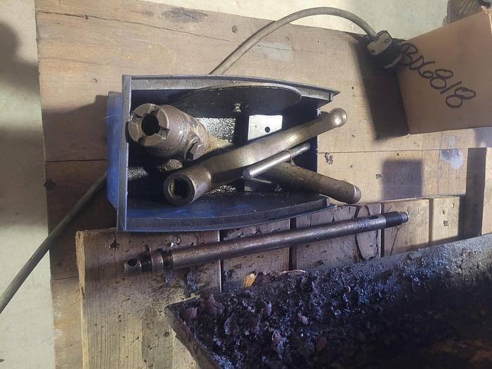 Used 6″ Diameter x 13″ B.C. Jones & Shipman #1212E ID./OD. Cylindrical Grinder w/DRO