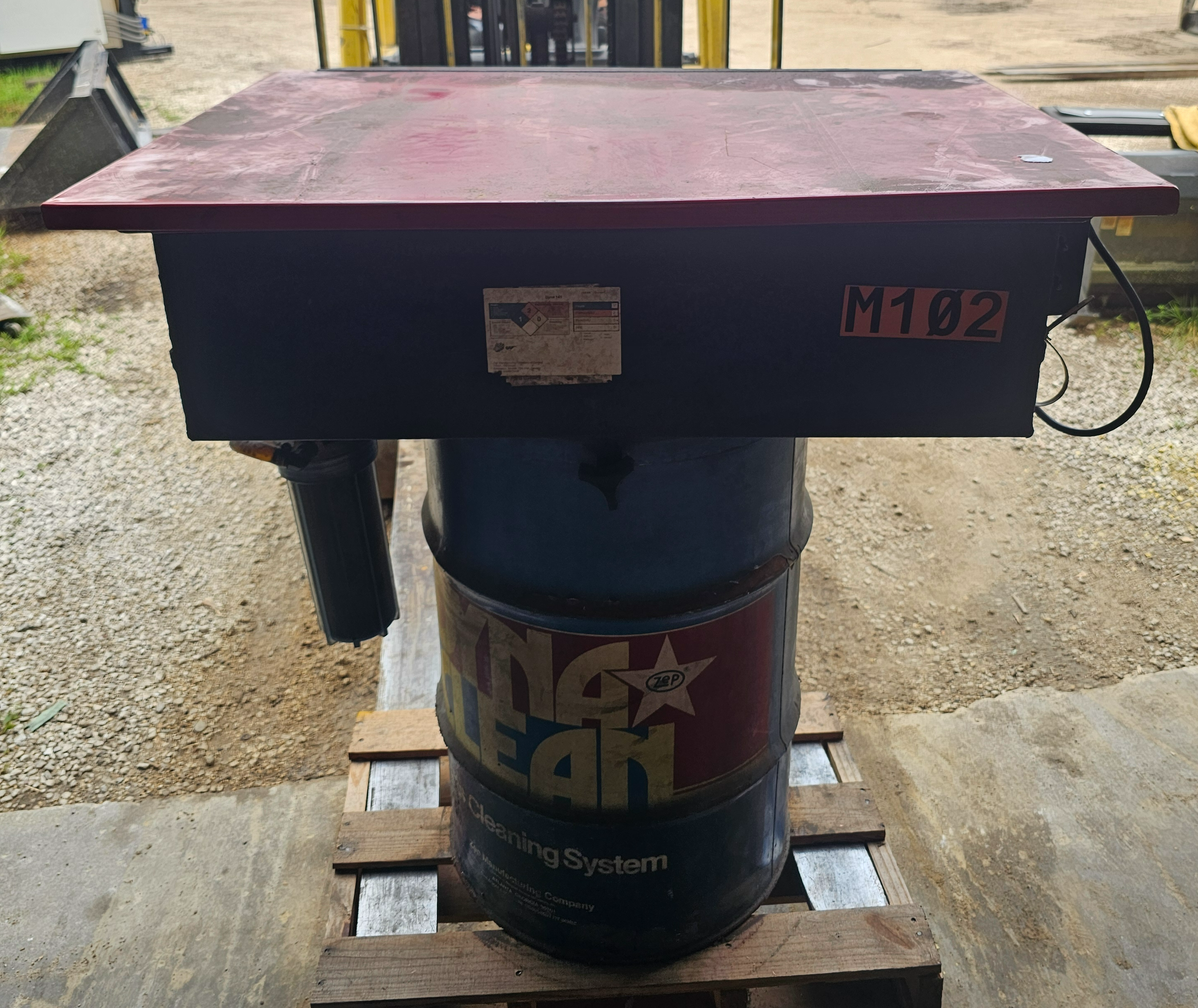 Used Zep Dyna-Clean Industrial Solvent Parts Washer, Split-Lid, 30 Gal Drum, 115V