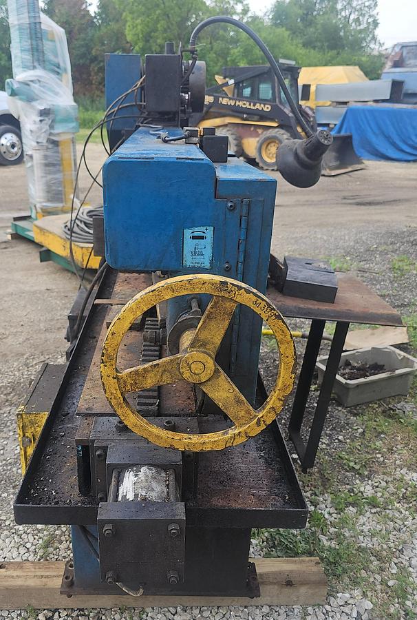 Used 9" x 16" Doall C-916M Horizontal Bandsaw 