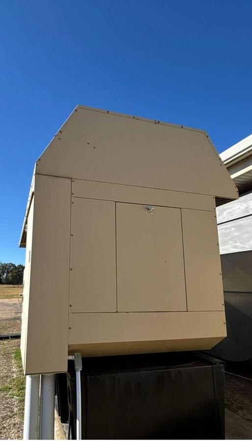 Used 750 KW Generac Gemini Series MD750 Diesel Standby Generator Set - 12.0L Diesel & Fuel Tank