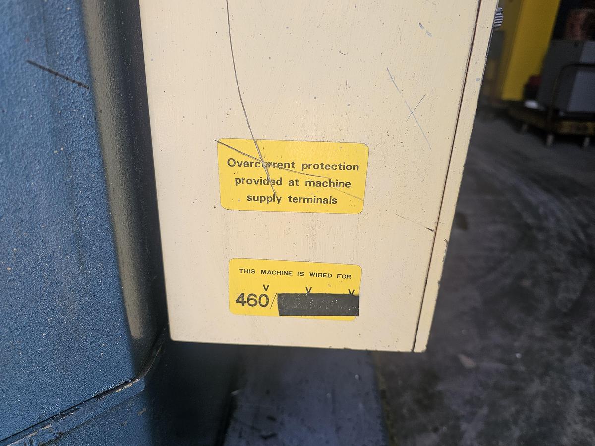 Used 10 Ton Amada CS-220 Hydraulic Corner Notcher 1/8" x 8-5/8", Foot Pedal Control