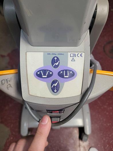 Used ARJO Tempo Portable Cordless Power Patient Lift 440lb Capacity