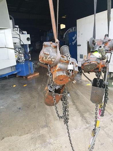 Used Chicago Pneumatic 1/2 Ton 1000 LB 20 F.P.M Power Vane Chain Hoist CP-1200