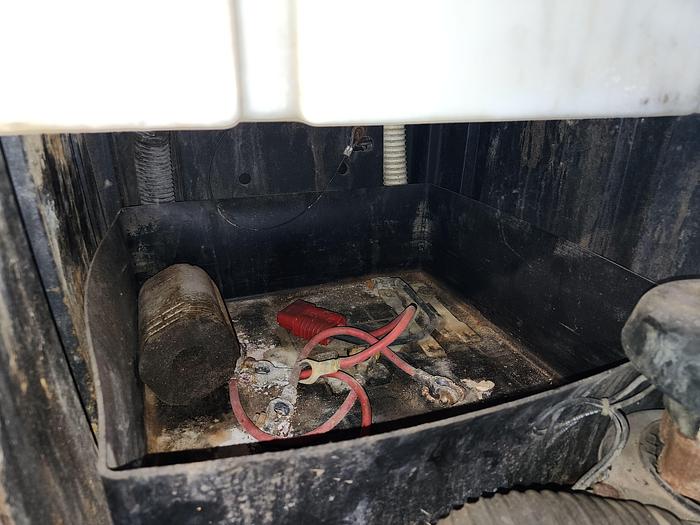 Used Minuteman 265 Walk Behind 24v Floor Scrubber Model #: MC265024