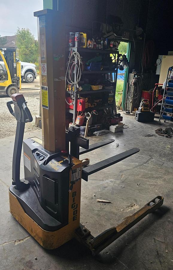 Used Big Joe S22-62 Walk Behind 24 Volt Stacker Lift w/Outriggers