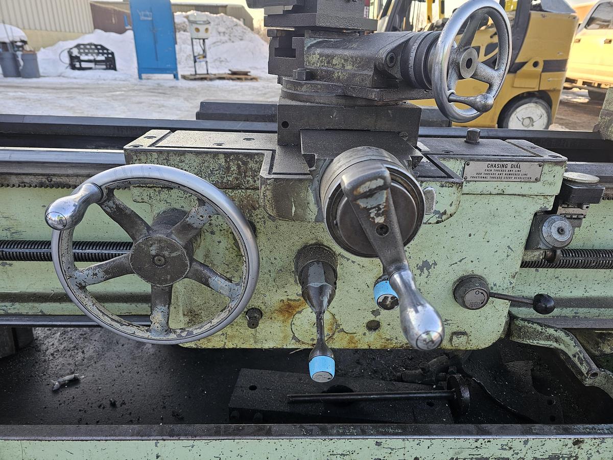 Used Cincinnati Hydrashift 22 Engine Lathe 23.5" Swing x 72" Centers