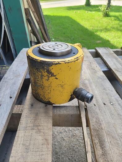 Used Enerpac RCS-1002 100 Ton Single Acting 2.25” Stroke 10,000 PSI Spring Return