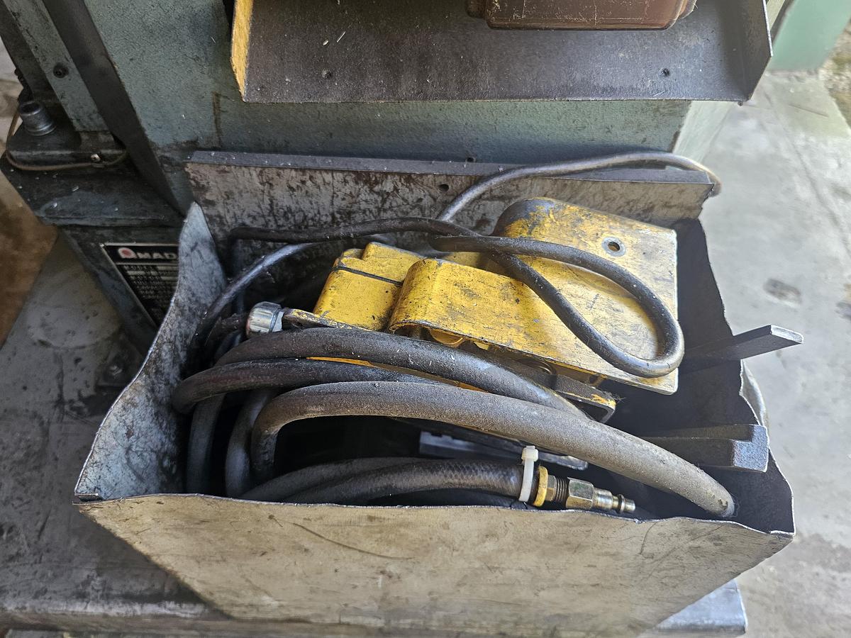 Used 10 Ton Amada CS-220 Hydraulic Corner Notcher 1/8" x 8-5/8", Foot Pedal Control