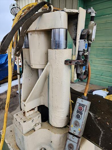 Used 1970 75 Ton Peddinghaus Hydraulic Corner Shear