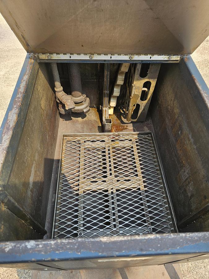 Used Graymills TH2420SLP-Y Heated Aqueous Parts Washer 24" x 20" Wash Tank