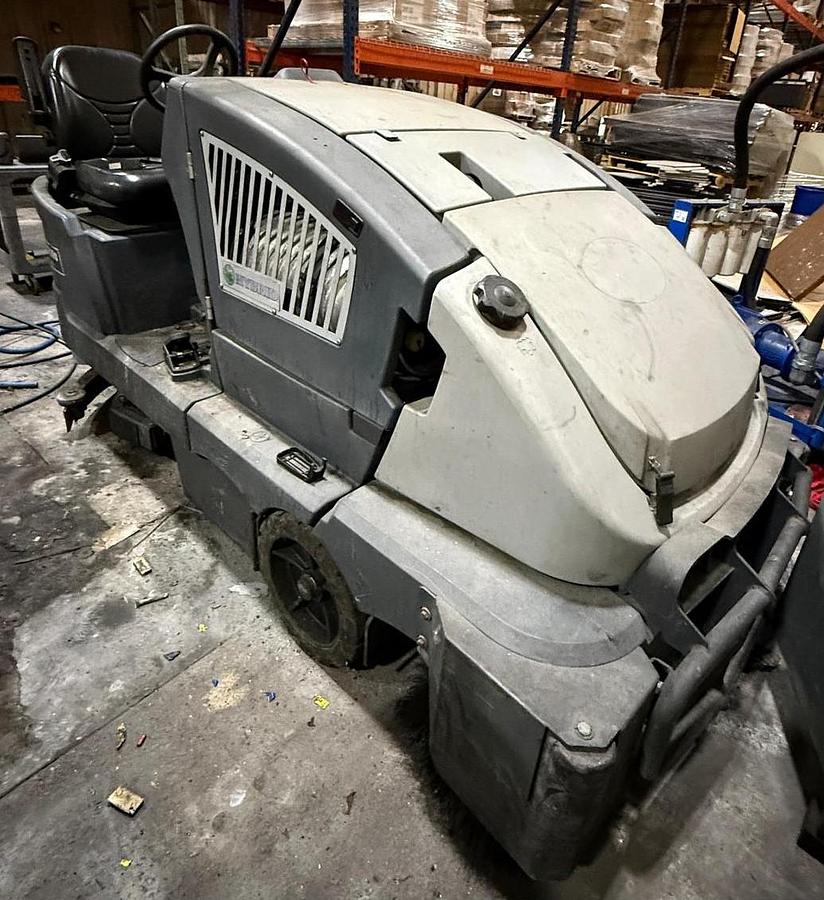 Used 2012 Advance CS7000 48LP Propane Sweeper Scrubber 48" Path High Dump