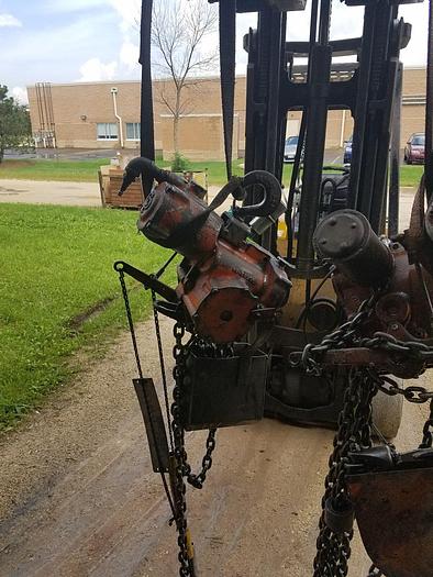 Used Chicago Pneumatic 1/2 Ton 1000 LB 20 F.P.M Power Vane Chain Hoist CP-1200
