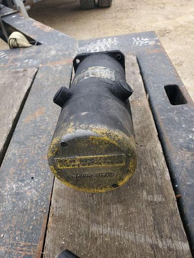 Used Fanuc 2000M Yellow Cap DC Servo Motor M-686529