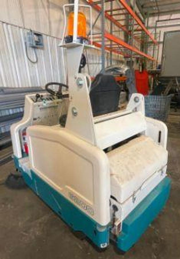 Refurbished Tennant M6200 Battery Operated 55" Cleaning Path Ride On Floor Sweeper