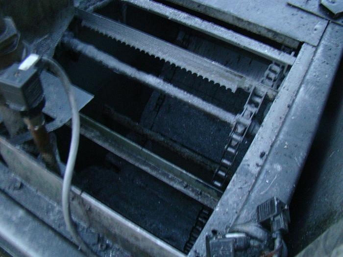 Used KNOLL Coolant Filtration w/Pump System Drag Chain Conveyor for CNC Machining