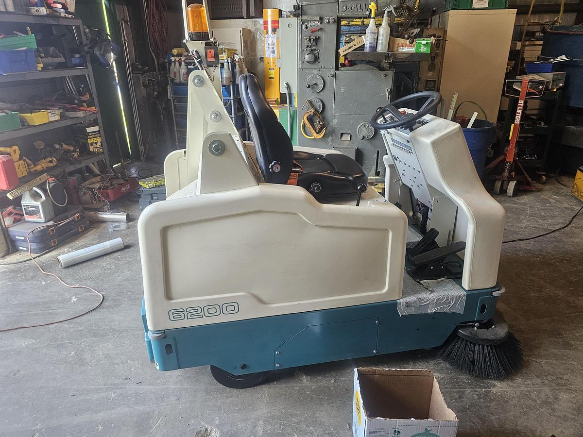 Refurbished Tennant M6200 Battery Operated 55" Cleaning Path Ride On Floor Sweeper