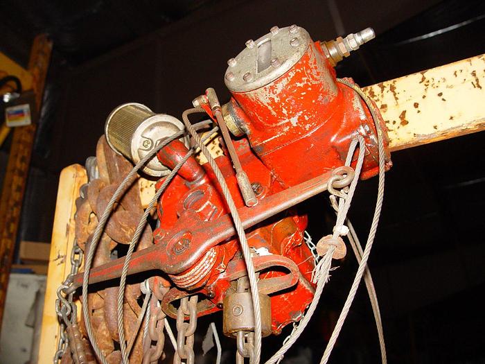 Used Chicago Pneumatic 1 Ton Pneumatic Air Operated Chain Hoist 20' Lift