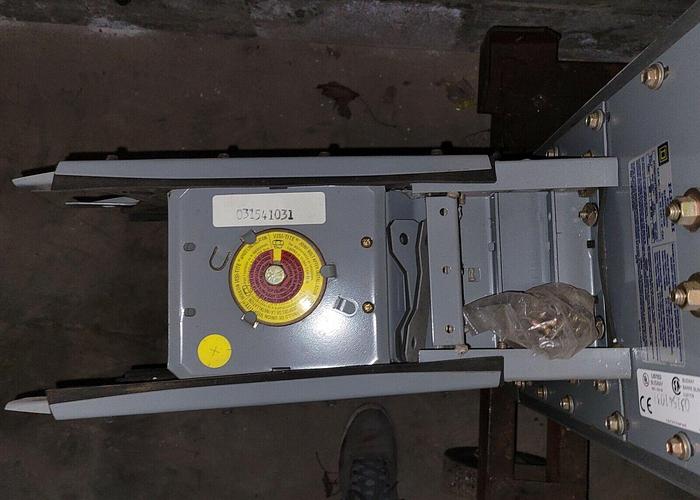 Square D I-LINE II - Busway Tap Box 1200 AMP 600 V 3P 3W #CFHR2512GETBMBM54