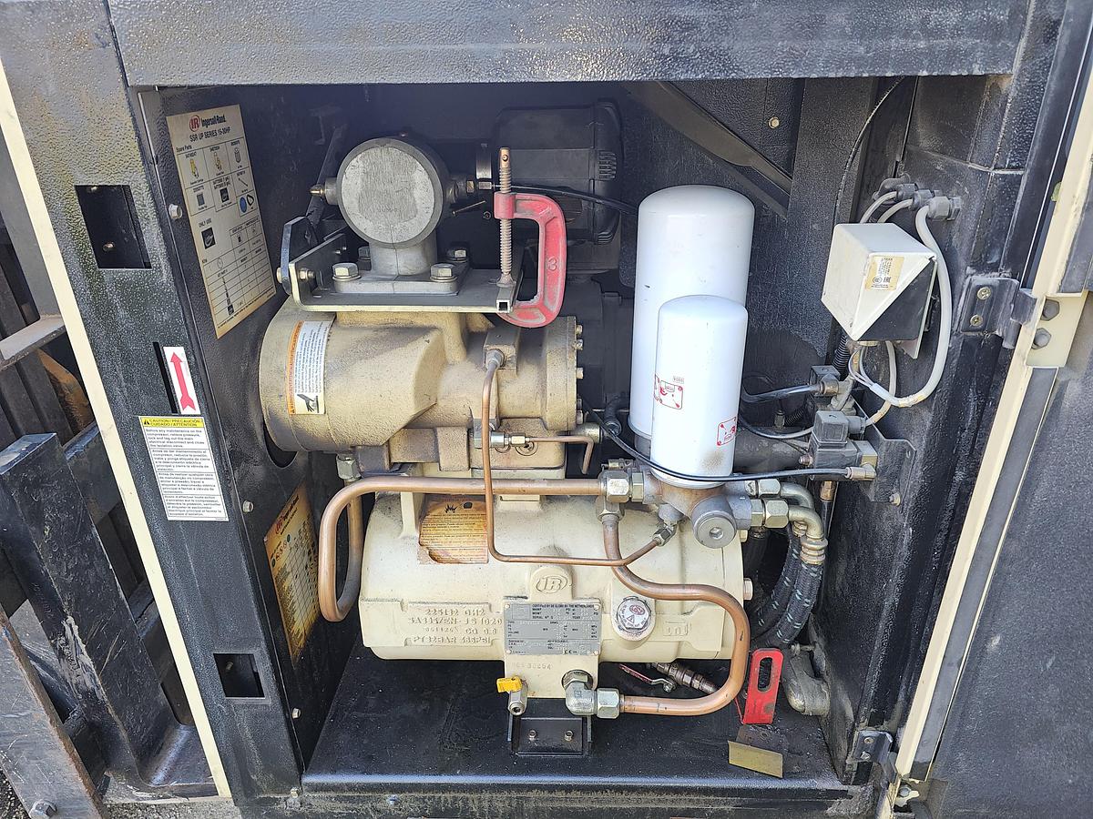 Used 20 Hp Ingersoll Rand SSR UP6-20-125 Rotary Screw Air Compressor w/Dryer & Tank 