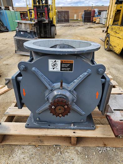 18" Semco RV-15 304 Stainless Steel Rotary Airlock - Body Only - 14" x 14" Outlet 